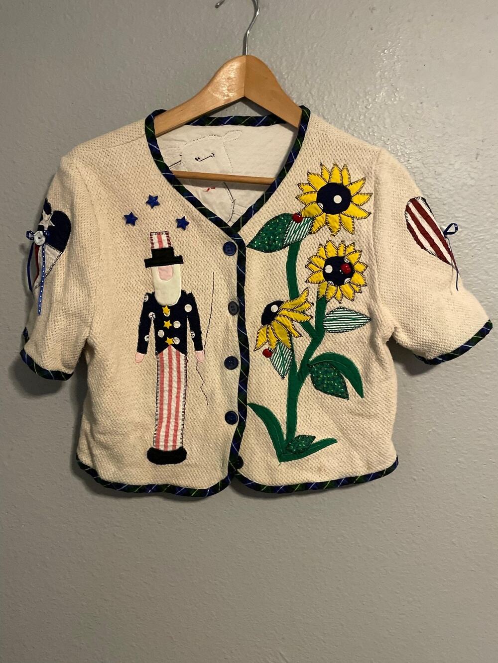 Vintage Handmade Womens Cardigan Large White Patriotic Cow Cat Sunflower 90s